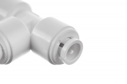 Тройник 1/4-1/4-1/4 трубка-трубка-трубка UT0404