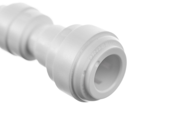 Коннектор прямой 3/8-1/4 трубка-трубка UC0604