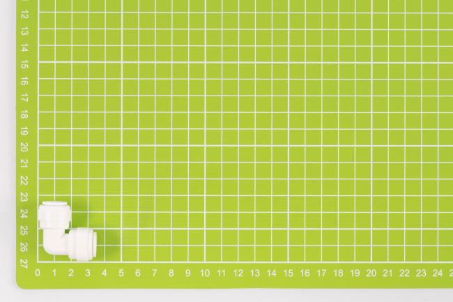 Фитинг угловой 3/8-3/8 трубка-трубка UE0606