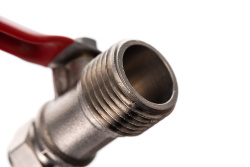 Вентиль 1/2" х 3/8" для подключения фильтров Вентиль 1/2" х 3/8" для подключения фильтров